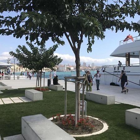Beachfront Apartment Milan, With Balcony Split Exterior photo
