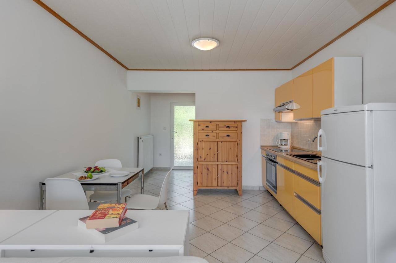 Beachfront Apartment Milan, With Balcony Split Exterior photo