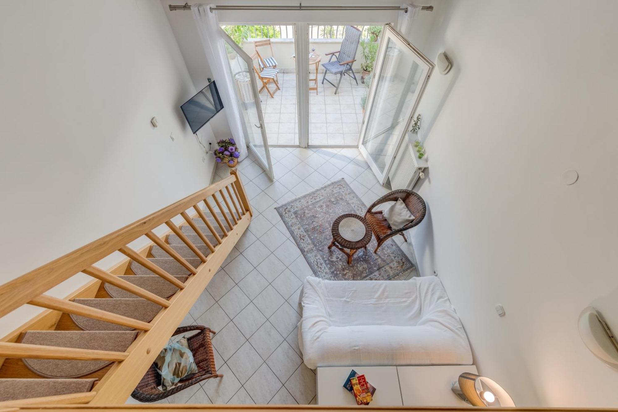 Beachfront Apartment Milan, With Balcony Split Exterior photo